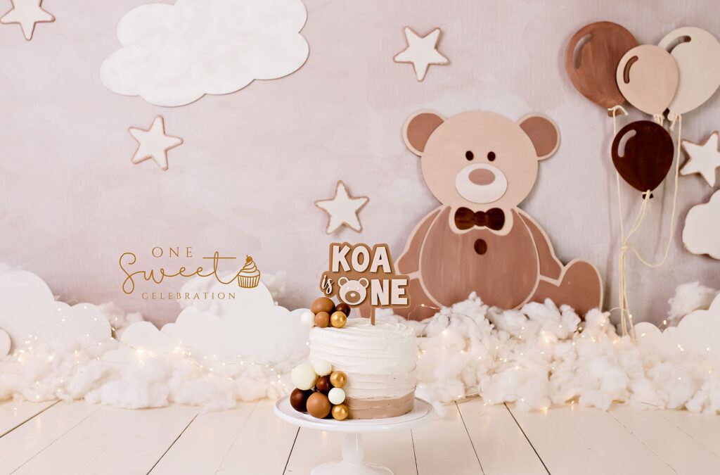 Beary First Birthday cake smash