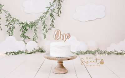 Classic white and Greenery – Brisbane Gold Coast cake smash photographer